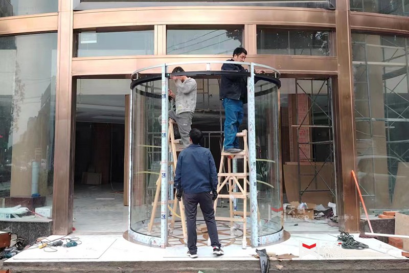 自動旋轉(zhuǎn)門不轉(zhuǎn)了是什么原因，怎么維修