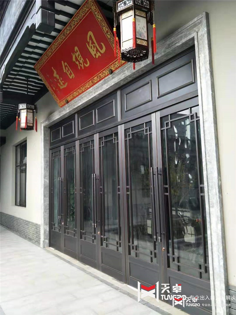 家用庭院門銅門渭南海星地產四合院銅門四開玻璃銅門渭南四合院微信圖片_20191117093550_副本.jpg